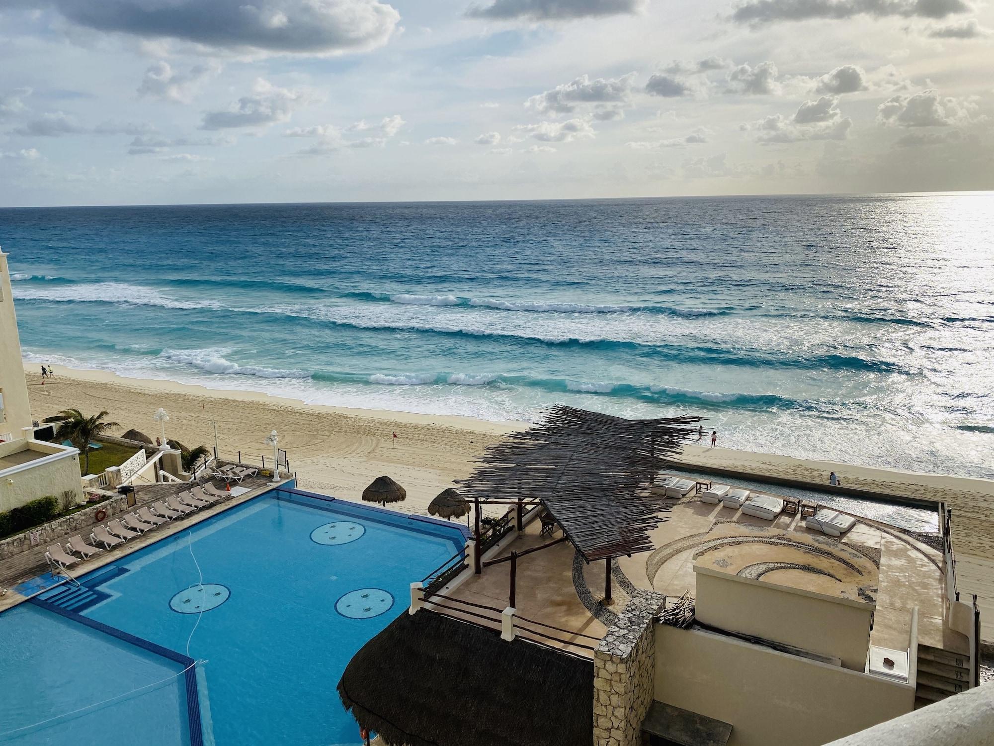 BSEA Cancun Plaza Hotel Exterior foto