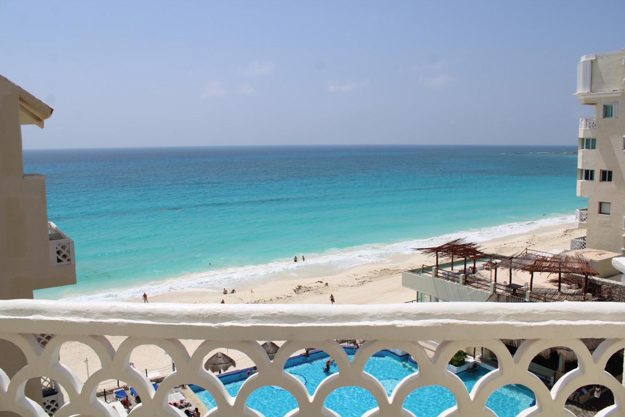 BSEA Cancun Plaza Hotel Exterior foto